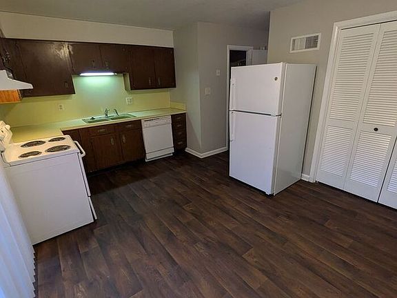 5th image of 225 2nd St SE APT 02