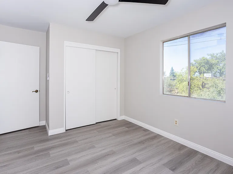 2908 Catalina Dr — Photo 10