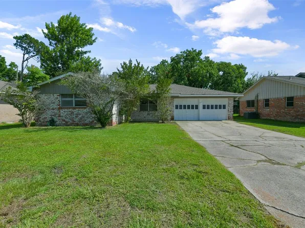 213 Pamela Drive, Baytown, TX 77521