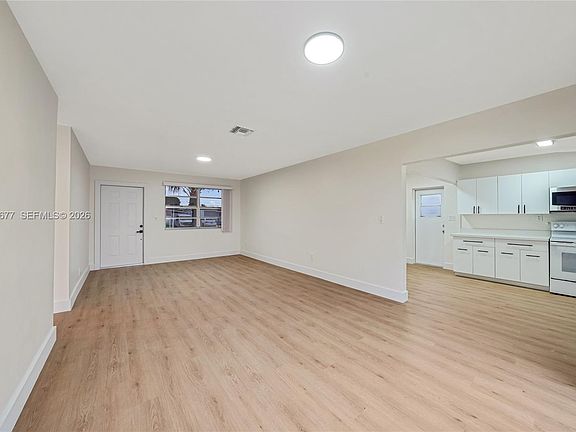5th image of 7091 Harding St