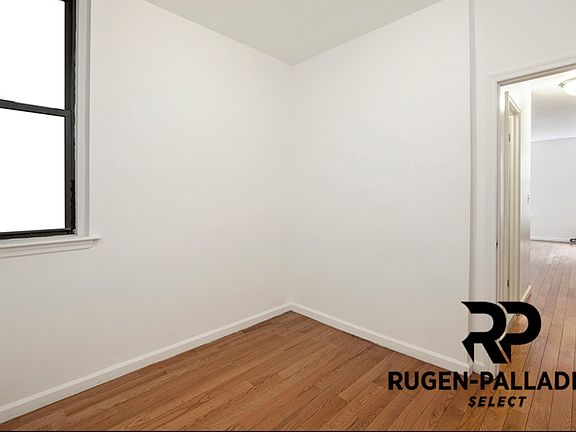 3rd image of 136 Orchard St #9B