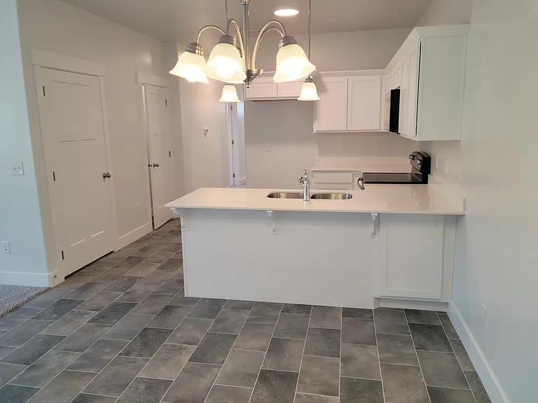 487 N 325 W — Photo 2