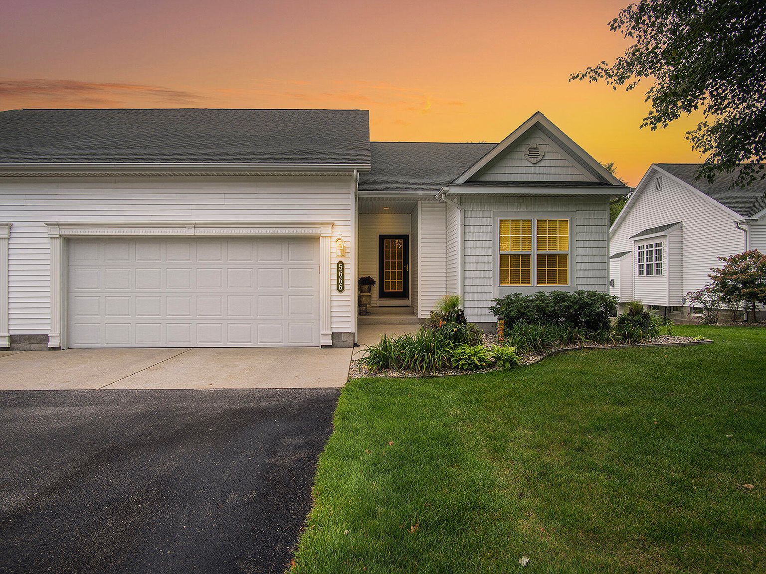 5666 Stillwater Trl, Fruitport, MI 49415 Zillow