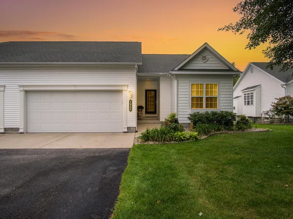 5666 Stillwater Trl, Fruitport, MI 49415