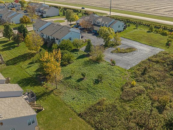 4th image of 711 Woodbridge Ct