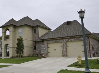 300 Queensberry Dr, Lafayette, LA 70508