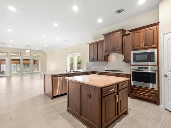 2110 Cinnamon Teal Cir, Brookshire, TX 77423