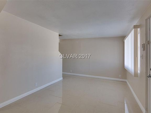 5th image of 4915 Dunkirk Cir