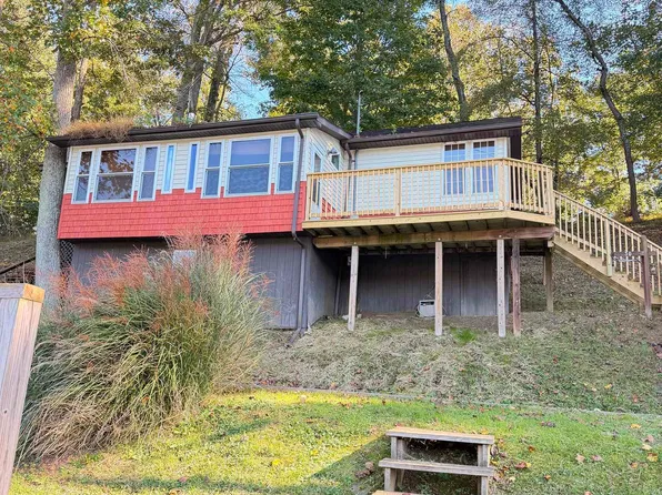 400 Crystal Lake Rd, West Union, WV 26456