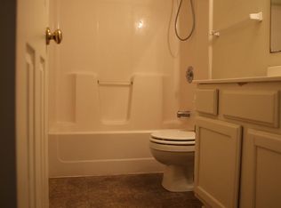 11106 NW Crooked Rd, Kansas City, MO 64152