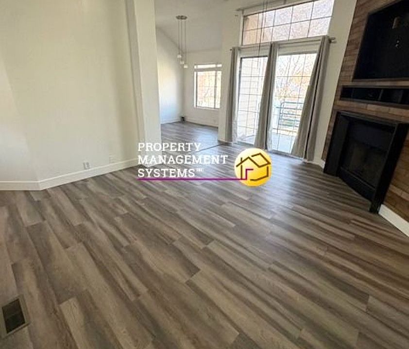 1st image of 1468 W Coastal Ct