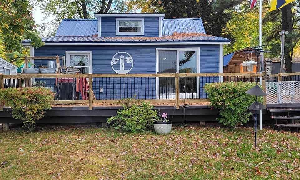 1st image of 767 Lake Dr NE