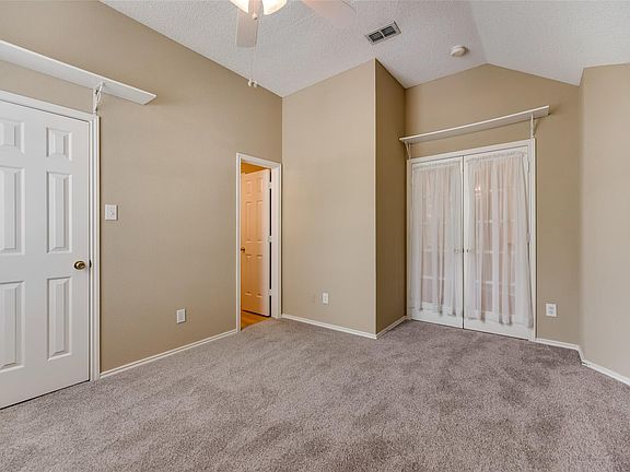 5th image of 2113 Glenmont Dr