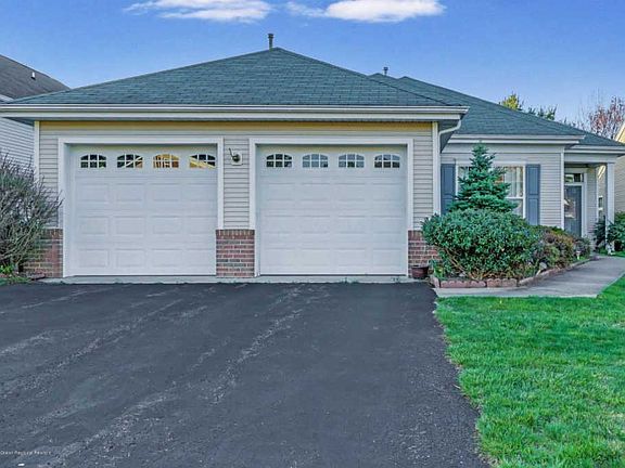 2nd image of 21 Greensprings Dr