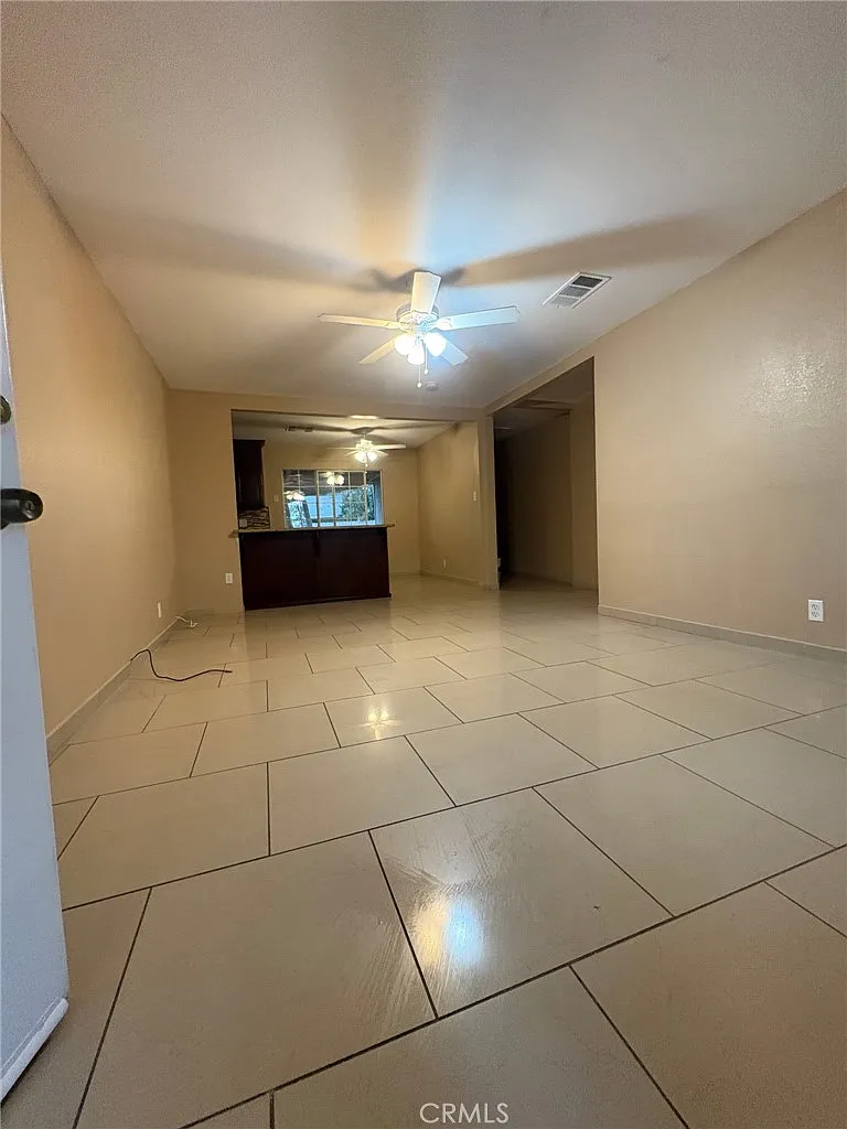 2 bed, 1250 sqft, $1,500 — Photo 2