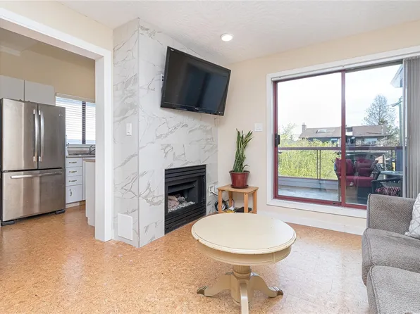 545 Manchester Rd #409, Victoria, BC V8T 5H6