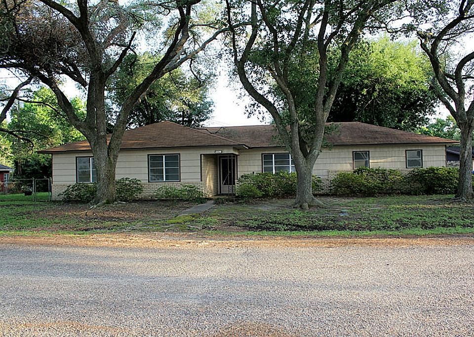 1st image of 1907 Briar Ln