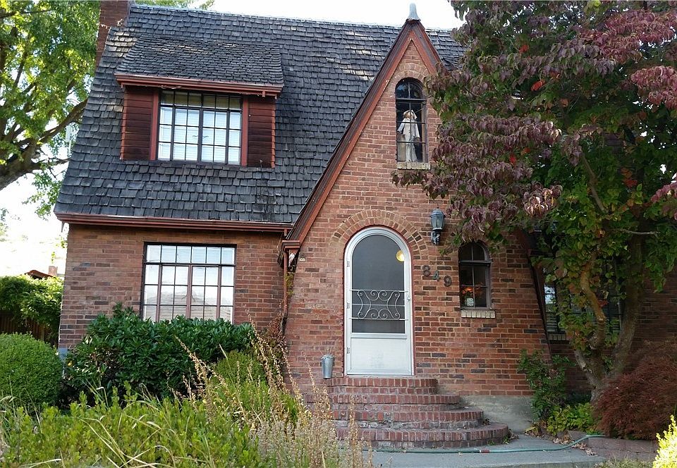1st image of 849 3rd Ave N