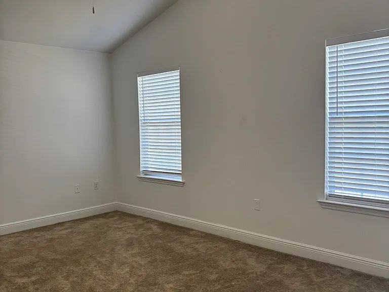 3326 Golden Rain Dr — Photo 17