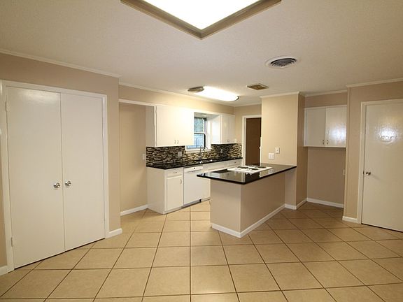 4th image of 4414 Roosevelt Dr