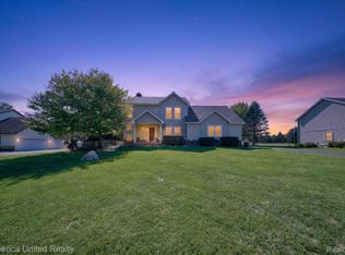 9709 Fountain Ln, Fowlerville, MI 48836