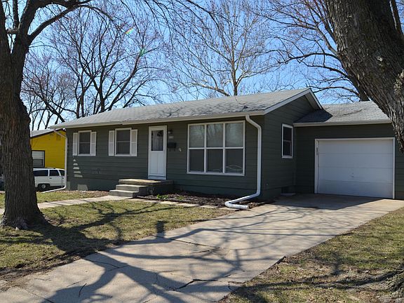 3rd image of 3128 S 123rd St