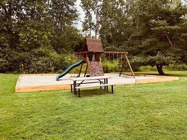 124 Quarry Hill Rd — Photo 2