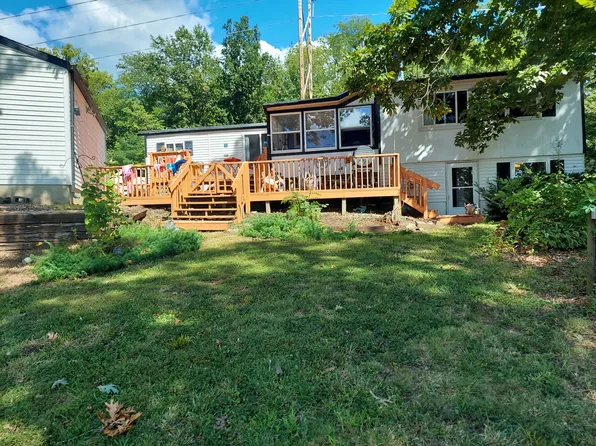 1 Knotville Dr, Tower Hill, IL 62571