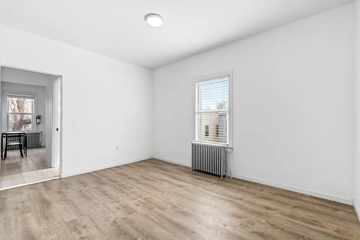 Building Photo - 188 Delaware Ave #3