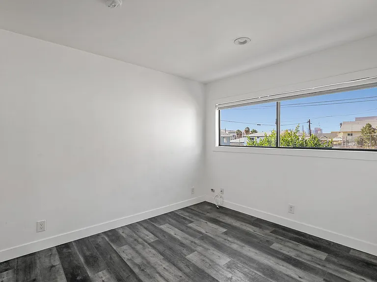 215 N Fickett St — Photo 43