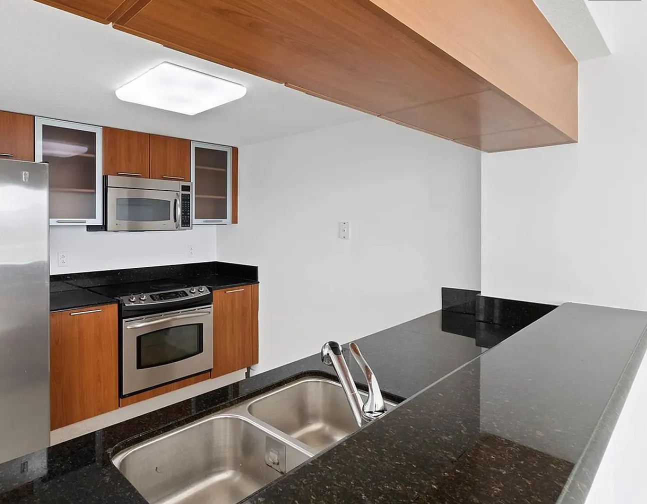 1 bed, 822 sqft, $2,600 — Photo 2