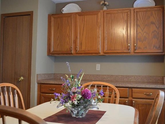 5th image of 682 Tollis Pkwy #A