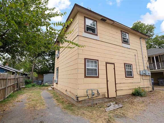 3rd image of 411 NW Arlington Ave
