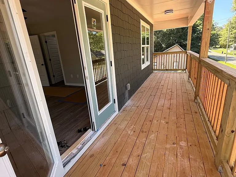 815 Whitehall Rd — Photo 10
