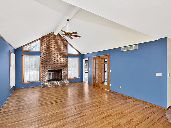 4th image of 1915 Elm Cir