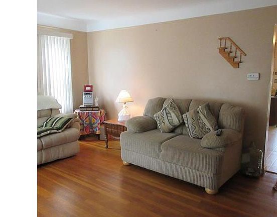 3rd image of 6284 Mandalay Dr