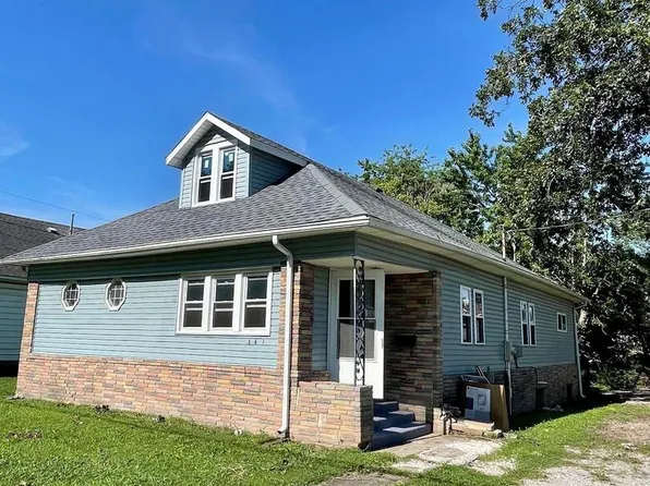 307 N Emma St, West Frankfort, IL 62896