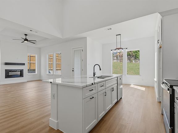 4th image of 6030 Plum Dale Rd