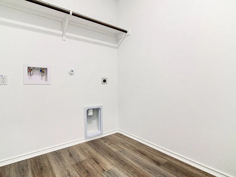 361 Madrid St — Photo 21