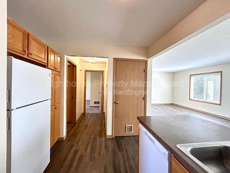 2103 Kinnrow Ave NW — Photo 8