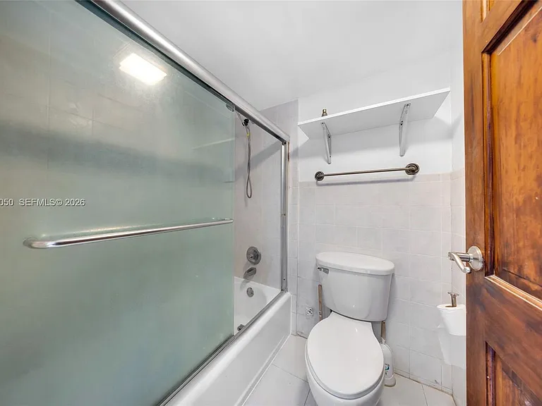 2450 NE 135th St #1006 — Photo 23