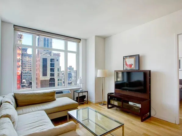 325 Fifth Avenue image 2 of 6