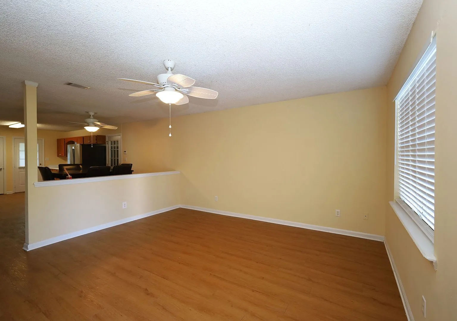 1727 Largo Circle — Photo 2