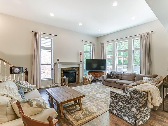 4th image of 7526 Marsh Creek Ln