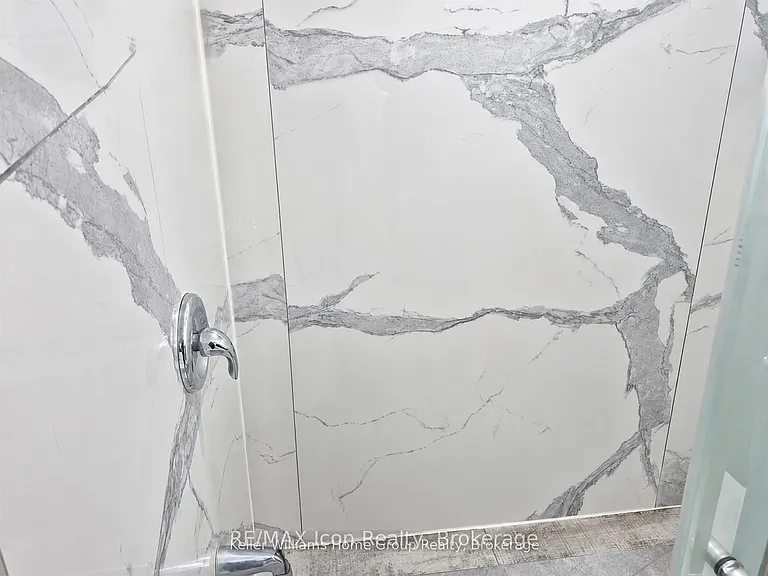 165 Rockcliffe Dr #B — Photo 7
