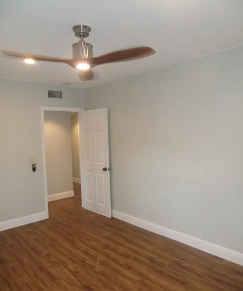 411 S Ocean Breeze — Photo 9