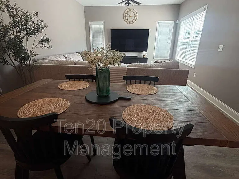 18 Vineyard Dr — Photo 5
