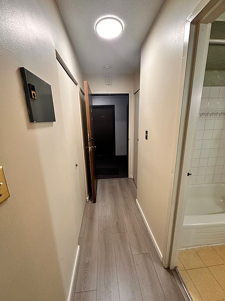 North Vancouver Apartment for rent - 1 Bedroom — photo 4