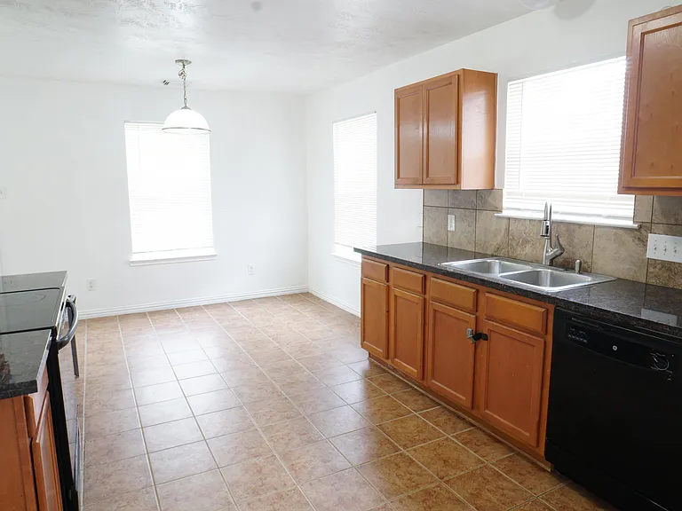 4403 Sprangletop Ave — Photo 8