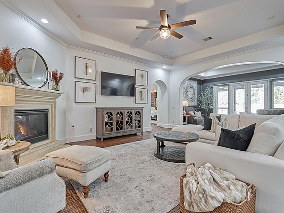 4th image of 134 Monterrey Pines Dr